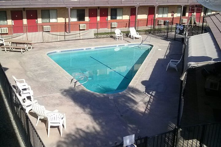 Pool 12 of 40