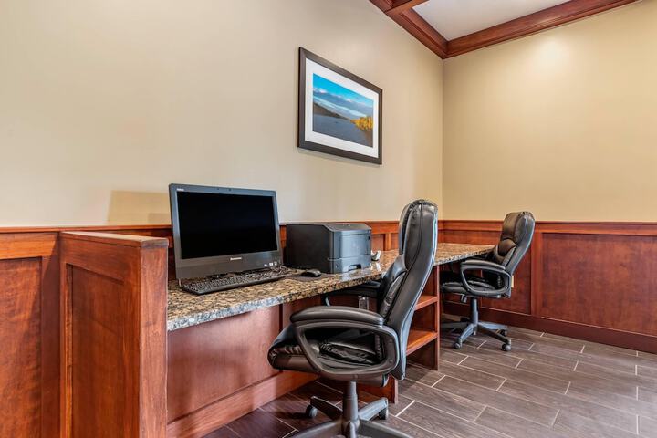 Comfort Suites Grand Rapids North