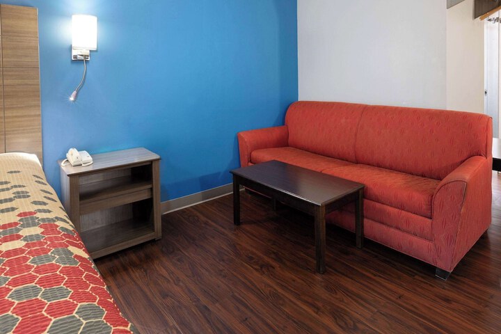 Baymont by Wyndham Bay City
