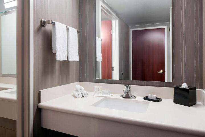 Room 13 of 27
