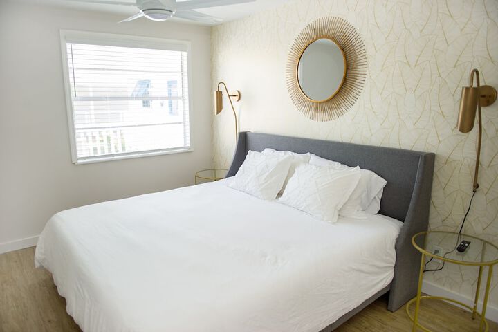 Room 65 of 128