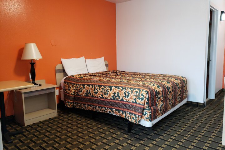 Room 16 of 16