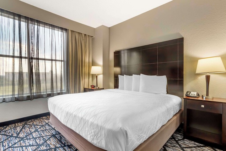 Room 27 of 32