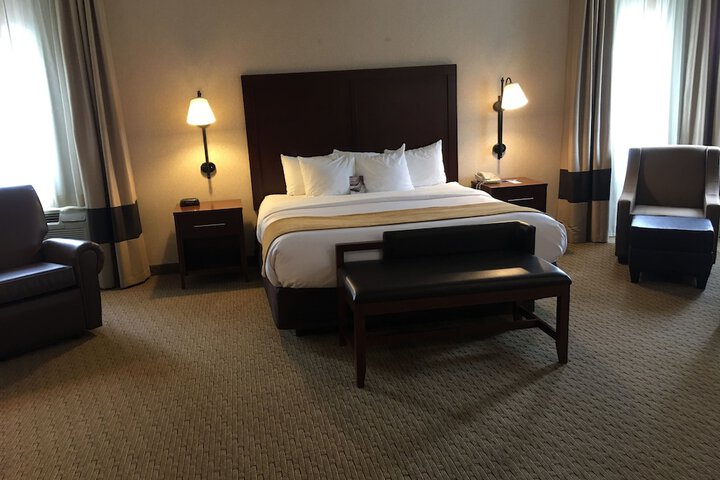 Room 50 of 61