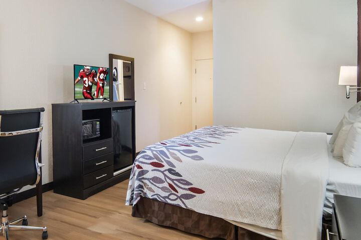 Room 18 of 28