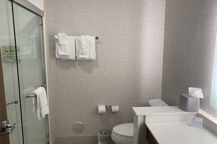 Room 17 of 40