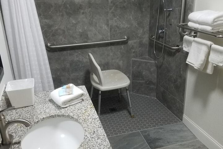 Room 14 of 26