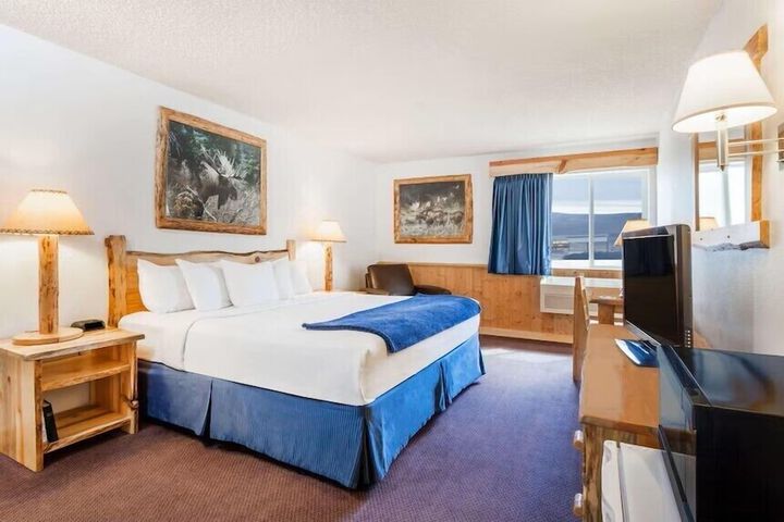 Sandpoint Inn