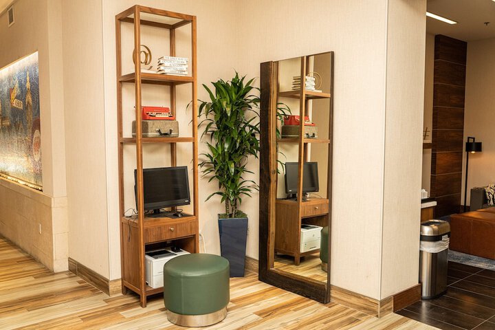 Business Center 128 of 129