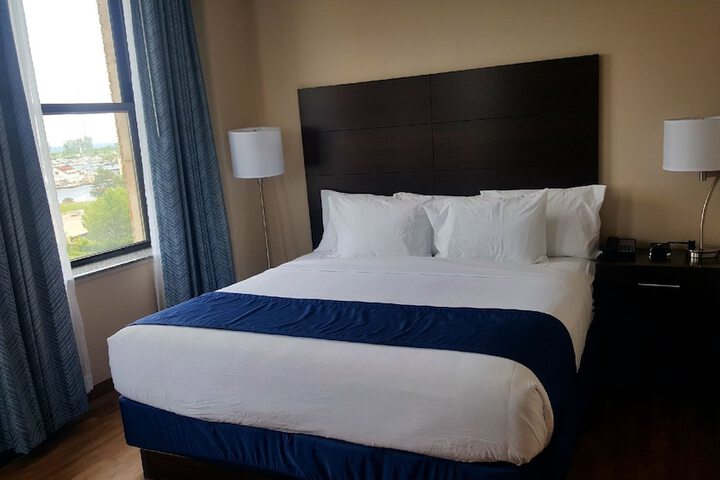 Ariel Broadway Hotel