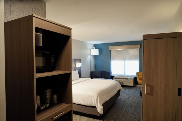 Holiday Inn Express & Suites Flowood by IHG
