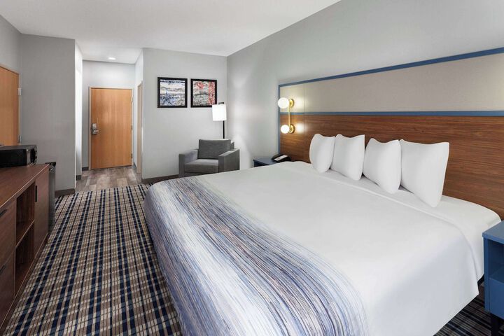 Room 43 of 64