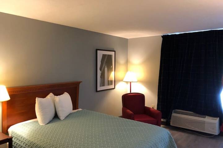Room 12 of 33
