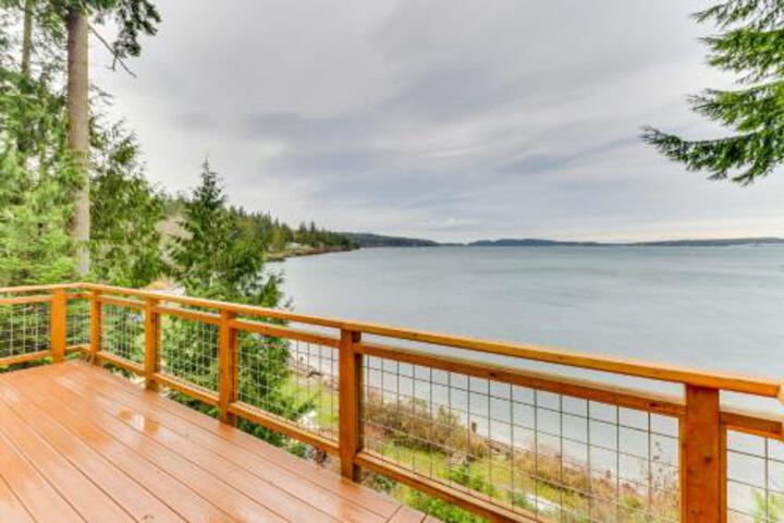 The Cabin at Oak Bay