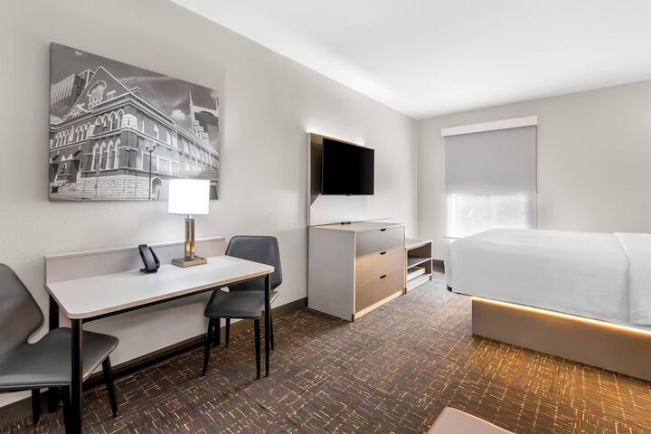 Brentwood Suites Nashville an Ascend Collection Hotel