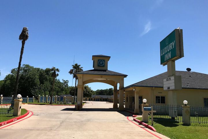 Luxury Inn & Suites Liberty