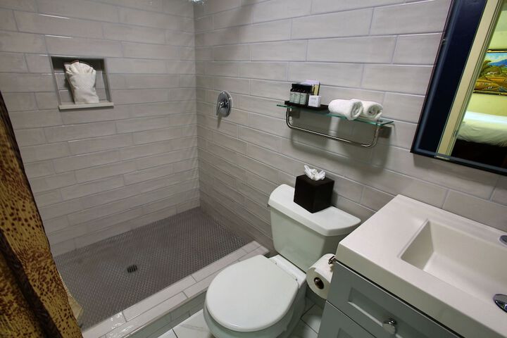 Room 44 of 283