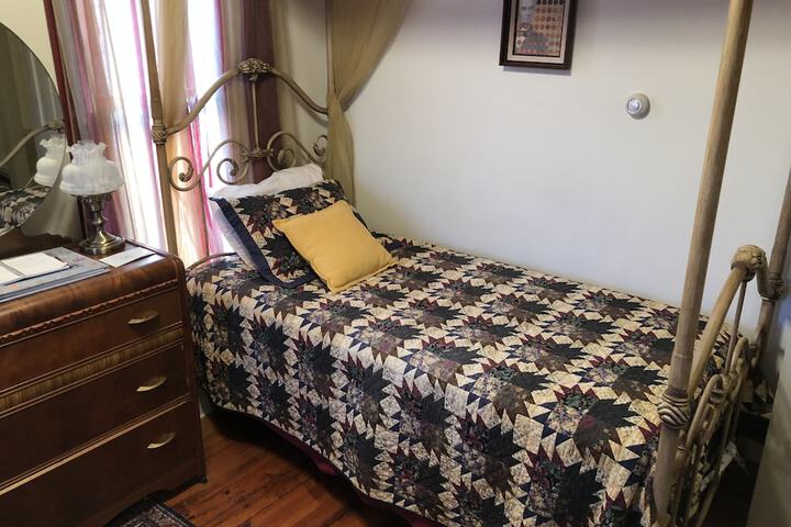 Keller House