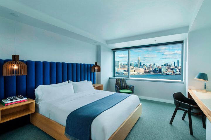 Room 26 of 103