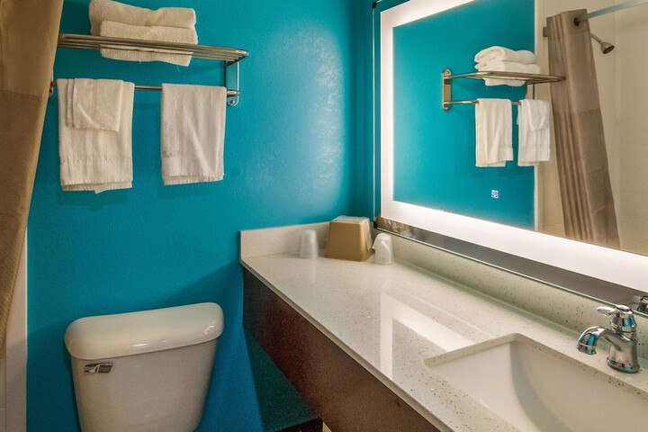Motel 6 Rossford OH