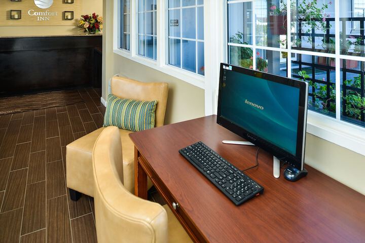 Business Center 51 of 59