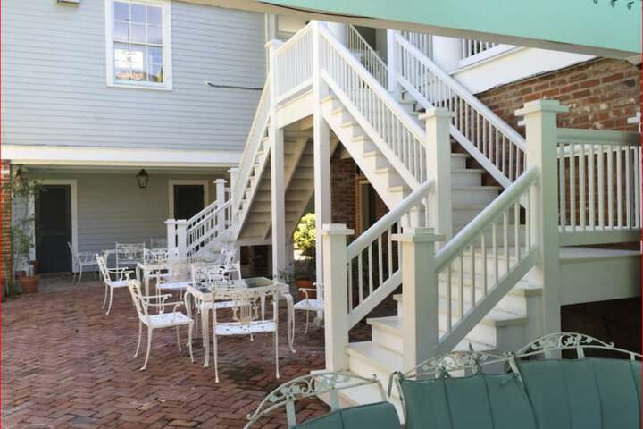 Hotel Exterior 55 of 63