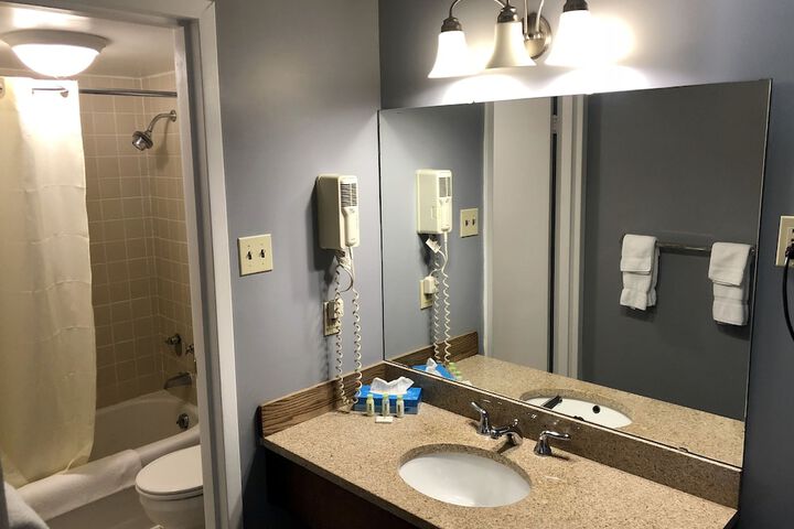 Room 18 of 27