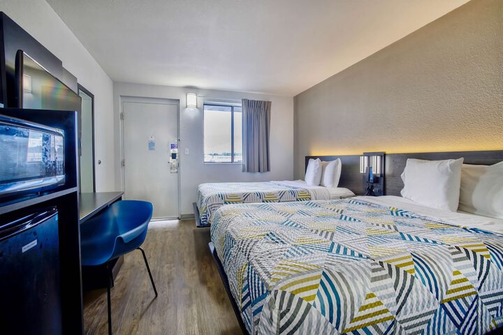 Room 8 of 26