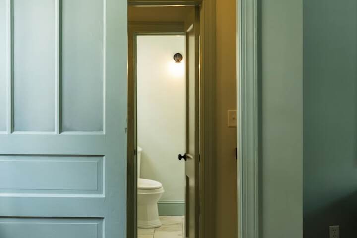 Room 152 of 292