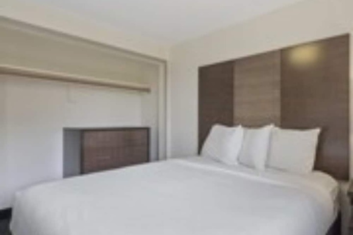 Room 10 of 41
