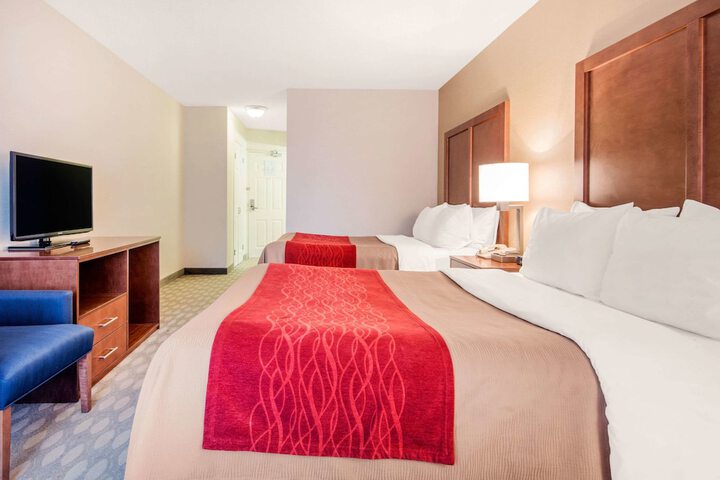 Room 32 of 48