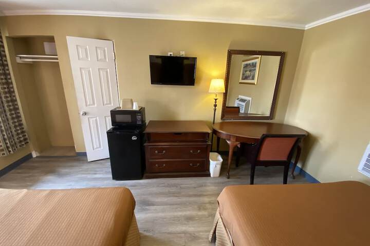 Room 7 of 27
