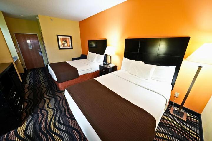 Rock Island Inn & Suites Streator IL