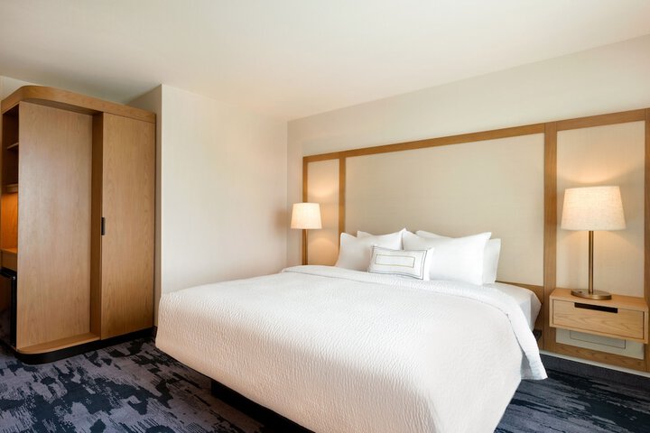 Room 8 of 27