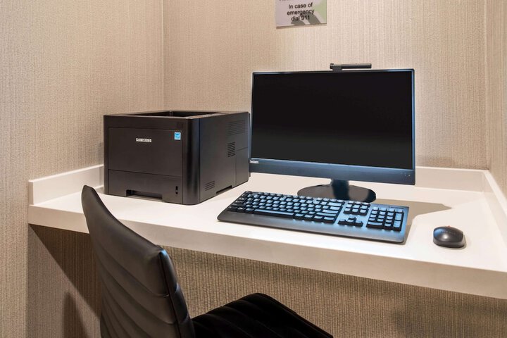 Business Center 18 of 18