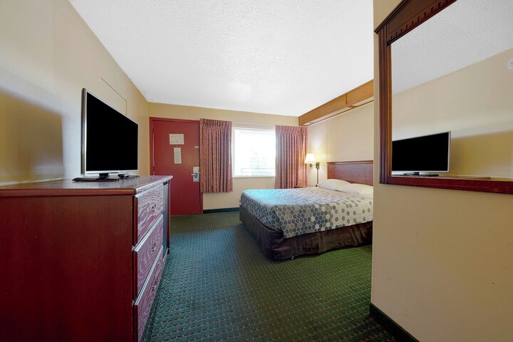 Room 28 of 40