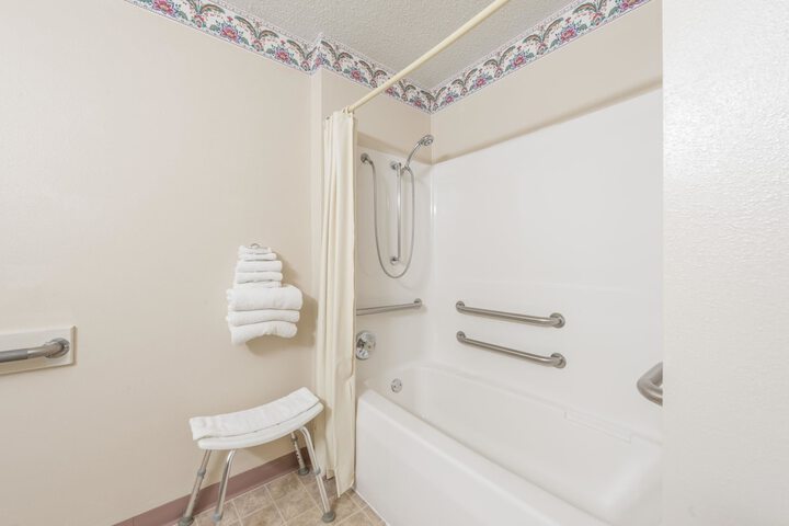 Room 9 of 14