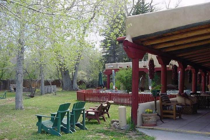 El Pueblo Lodge