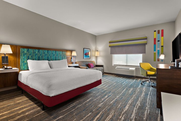 Room 33 of 61