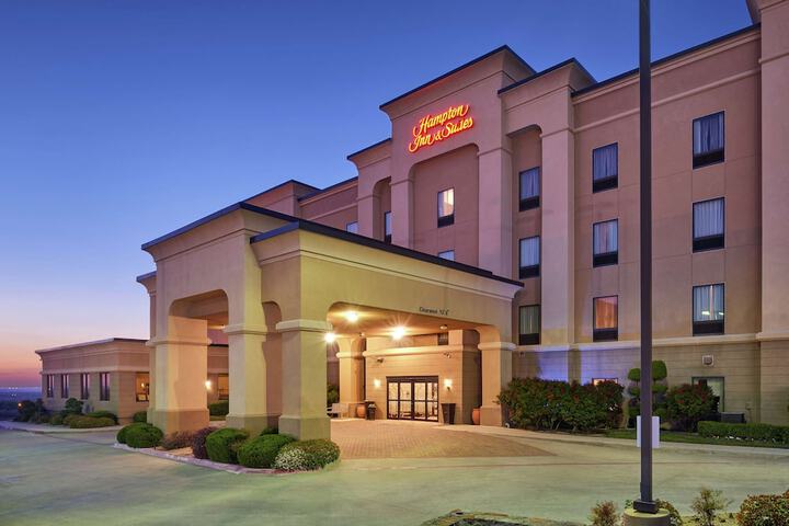 Hotel 2 of 51