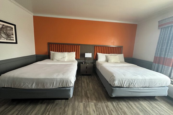 Room 20 of 33
