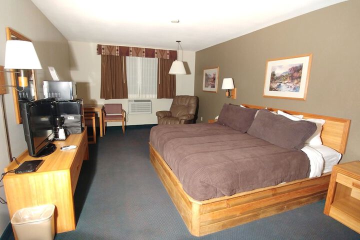 Room 35 of 71