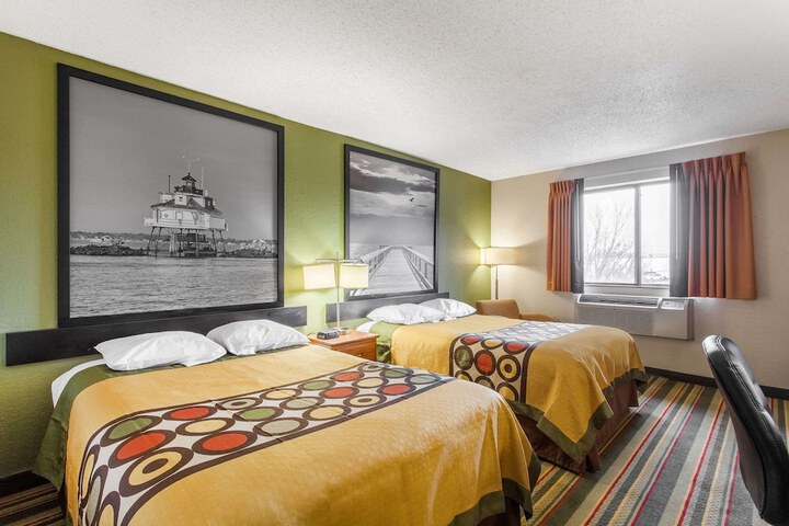 Room 10 of 11