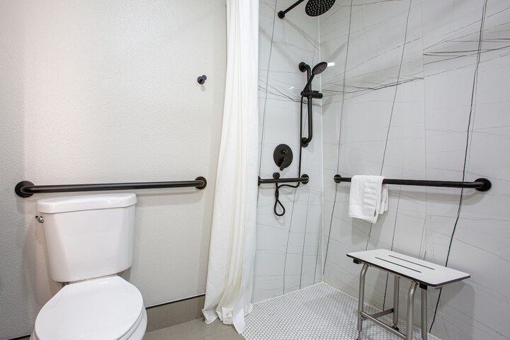 Room 42 of 82