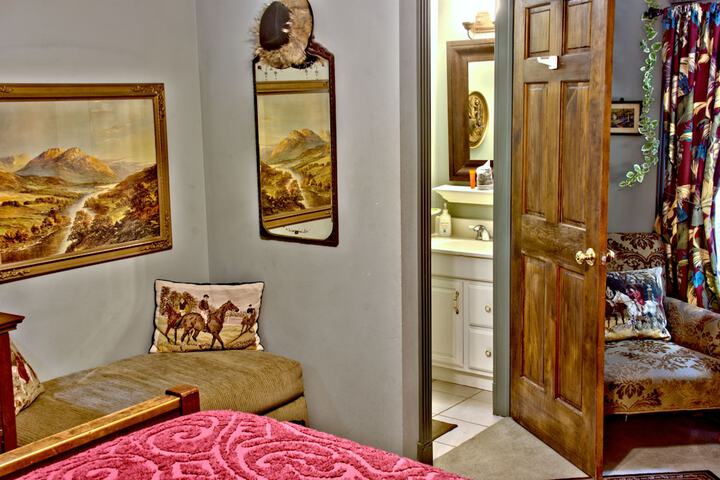 Room 143 of 171