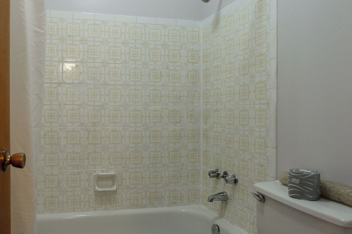 Room 7 of 25