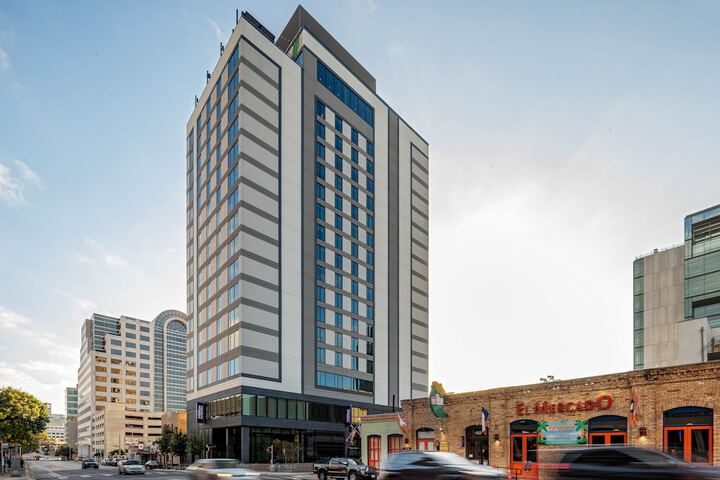 Hotel 7 of 54