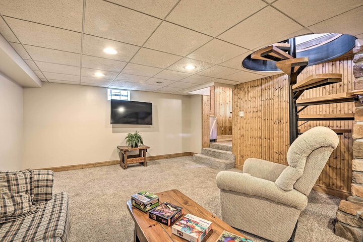 Indian Lake Retreat w / Wet Bar & Covered Deck