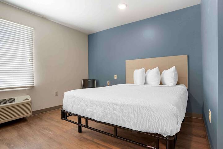 Room 13 of 27