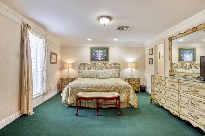 Room 53 of 75